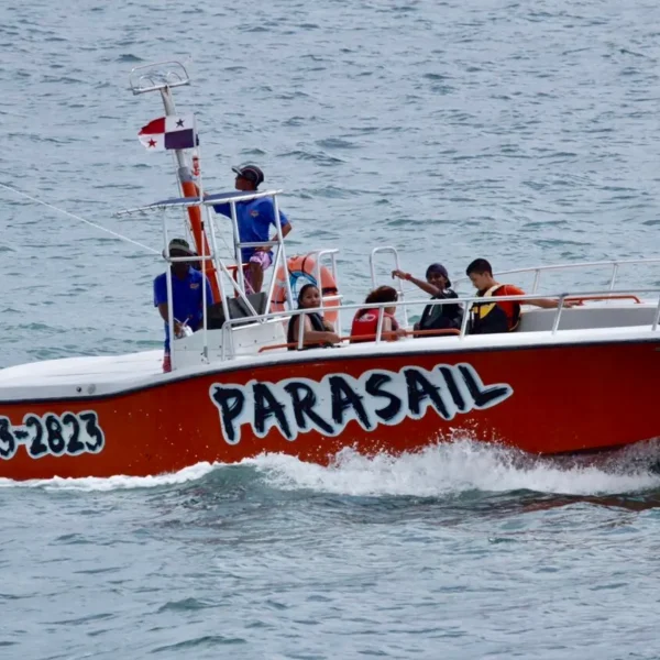 Paseo-en-pontoon-en-panga